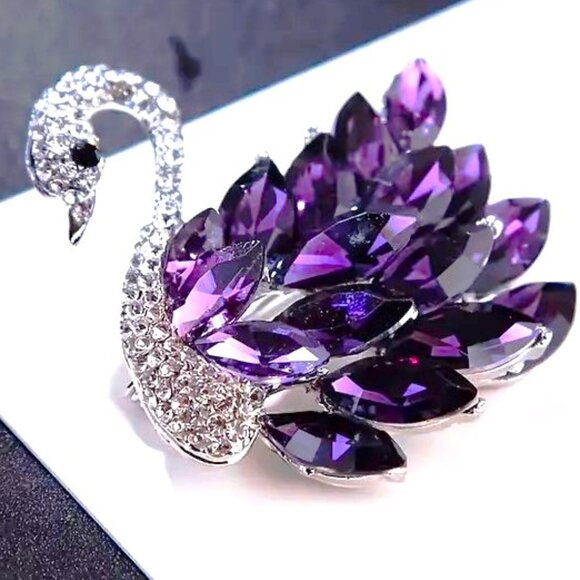 Swan Brooch Rhinestone Pin Purple Jewels Gems Crystal Silver Sparkle Glam Trendy - Picture 2 of 3